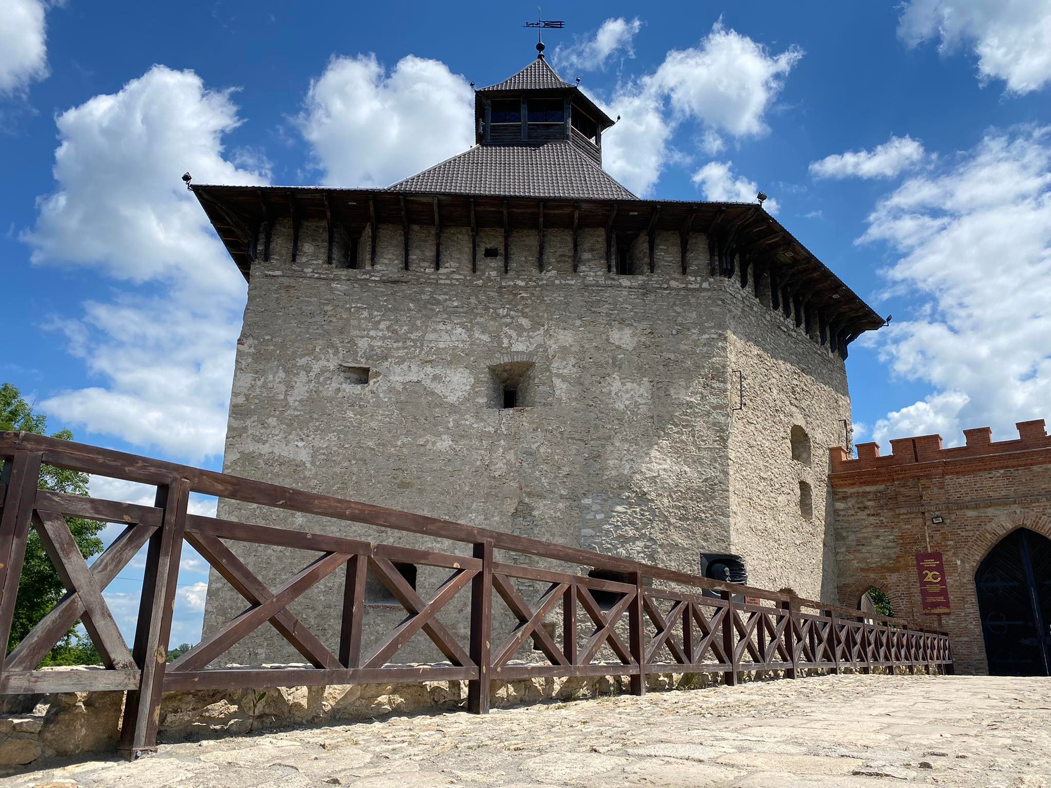 Новини Хмельницького - фото з Ціни, краєвиди та релакс: перевірили, що пропонує гостям Меджибіж Нет описания.