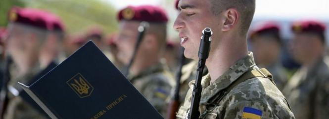 На вулиці чи в кафе вручили повістку: як діяти і що потрібно знати про свої права?