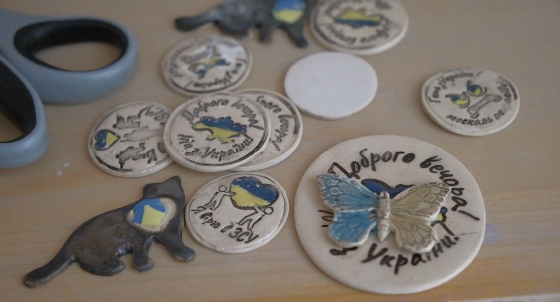 Новини Вінниці - фото з «Тут їх чекають, за них моляться». Вінницька керамістка створює ікони для військових