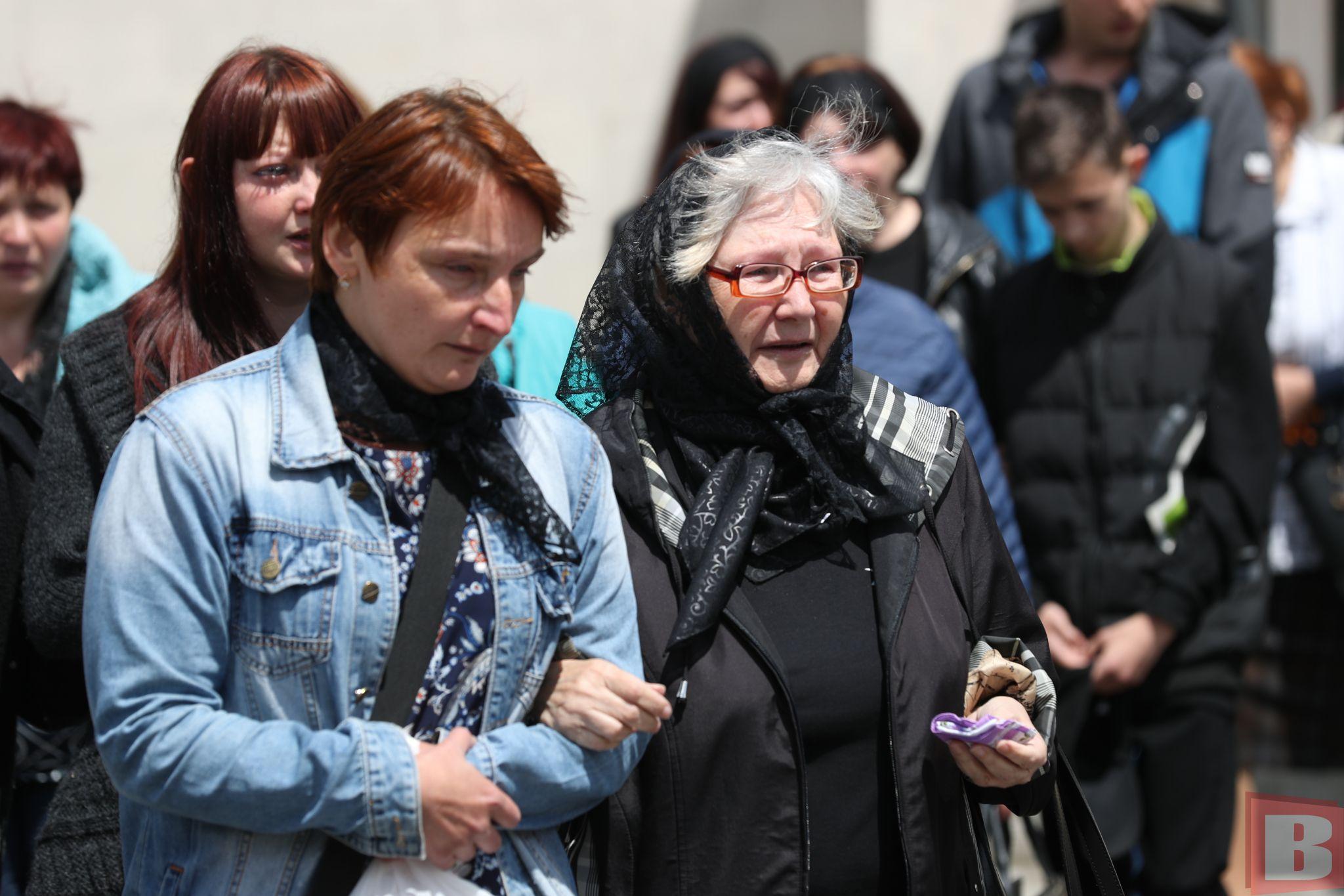 Новини Хмельницького - фото з «Був сміливим чоловіком»: хмельничани попрощалися з загиблим військовим Олександром Заборським (ФОТО)