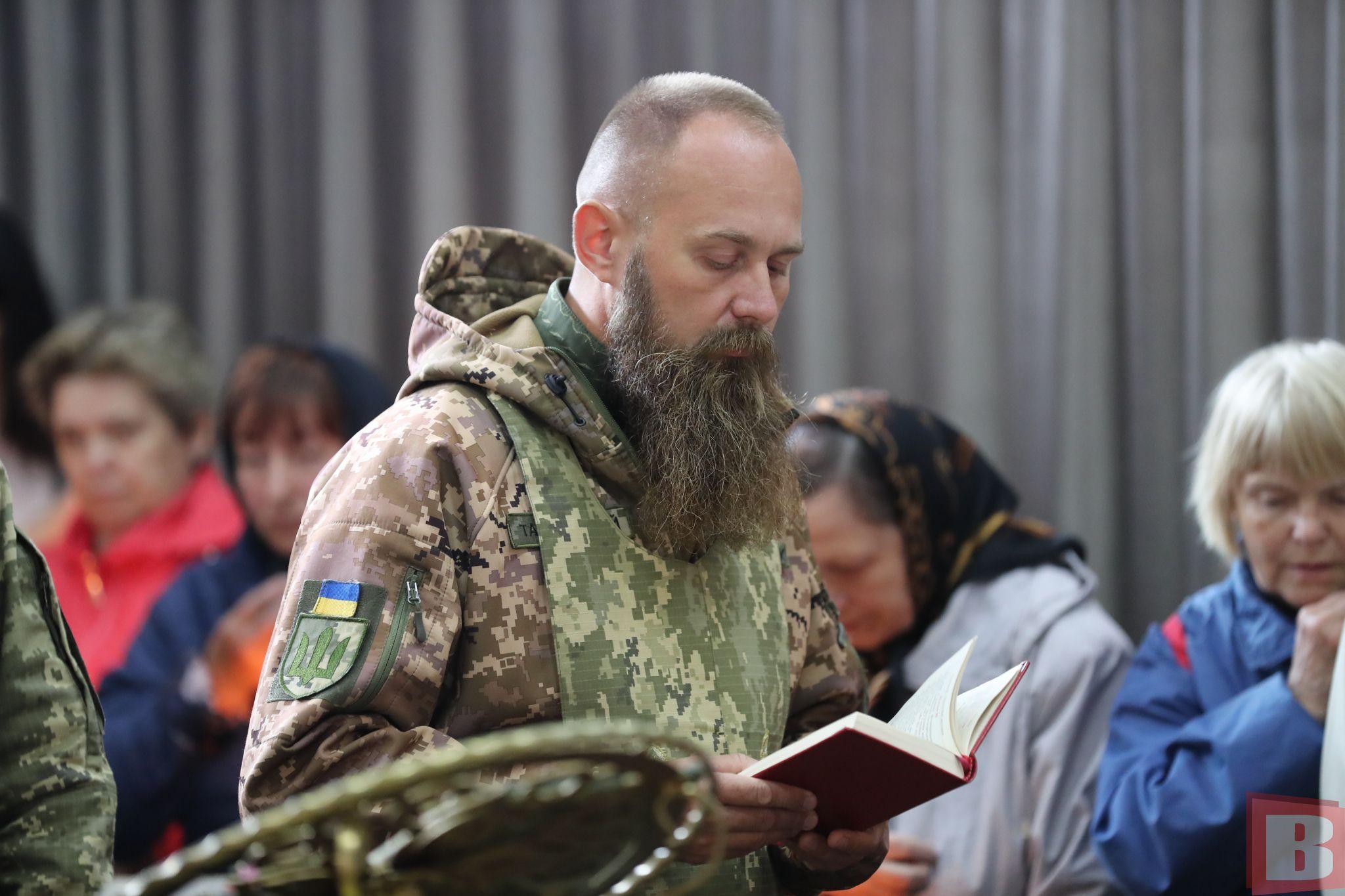 Новини Хмельницького - фото з «Був сміливим чоловіком»: хмельничани попрощалися з загиблим військовим Олександром Заборським (ФОТО)