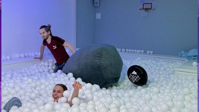 Новини Вінниці - фото з Що буде на місці готелю «Південний Буг» та інше важливе за 21 червня у Вінниці «Допомагаємо вінничанам знімати стрес»: переселенці відкрили перший в Україні сухий басейн