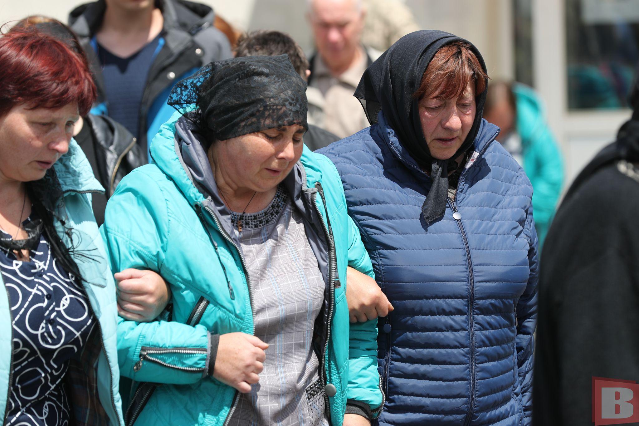 Новини Хмельницького - фото з «Був сміливим чоловіком»: хмельничани попрощалися з загиблим військовим Олександром Заборським (ФОТО)