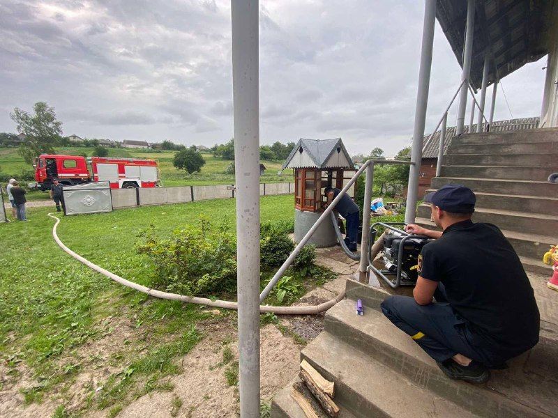 Новини Тернополя - фото з У селі на Тернопільщині дощі затопили криниці