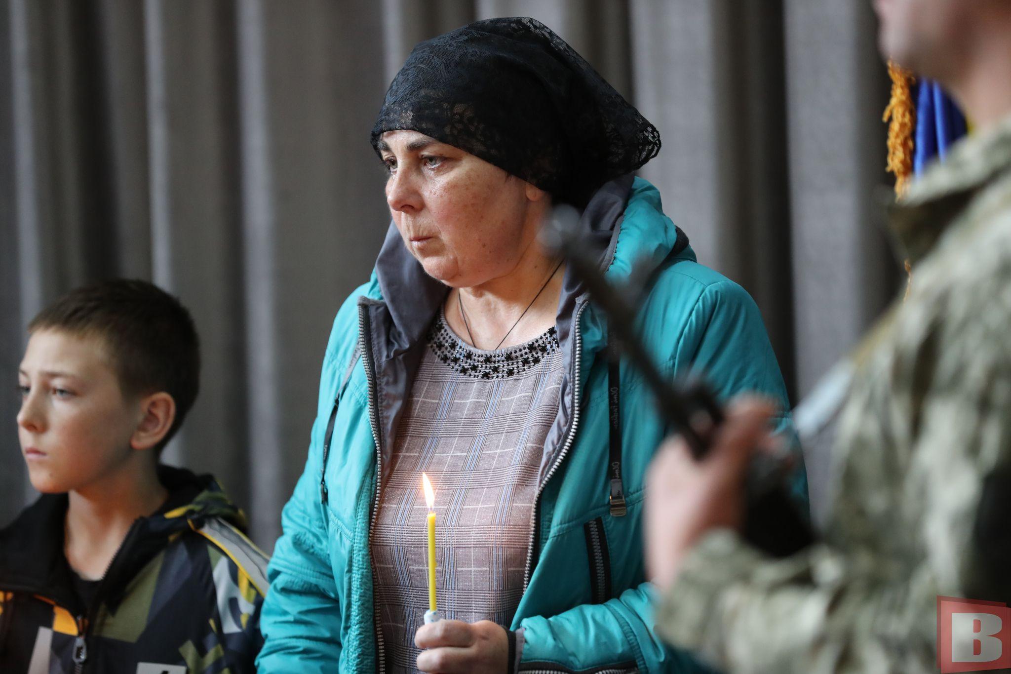 Новини Хмельницького - фото з «Був сміливим чоловіком»: хмельничани попрощалися з загиблим військовим Олександром Заборським (ФОТО)