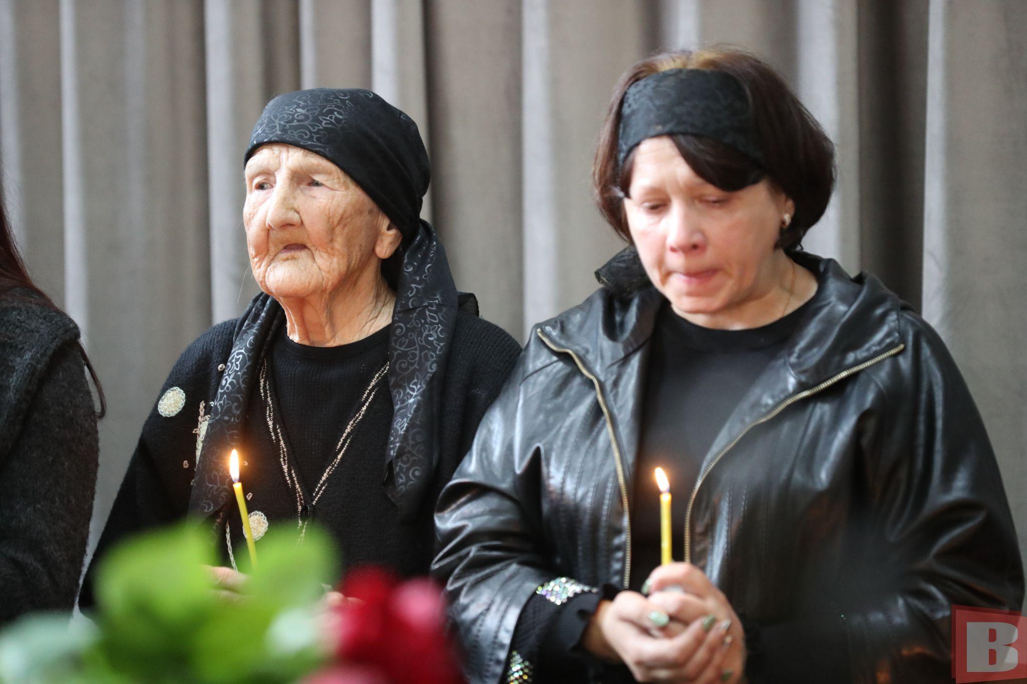 Новини Хмельницького - фото з «Був сміливим чоловіком»: хмельничани попрощалися з загиблим військовим Олександром Заборським (ФОТО)