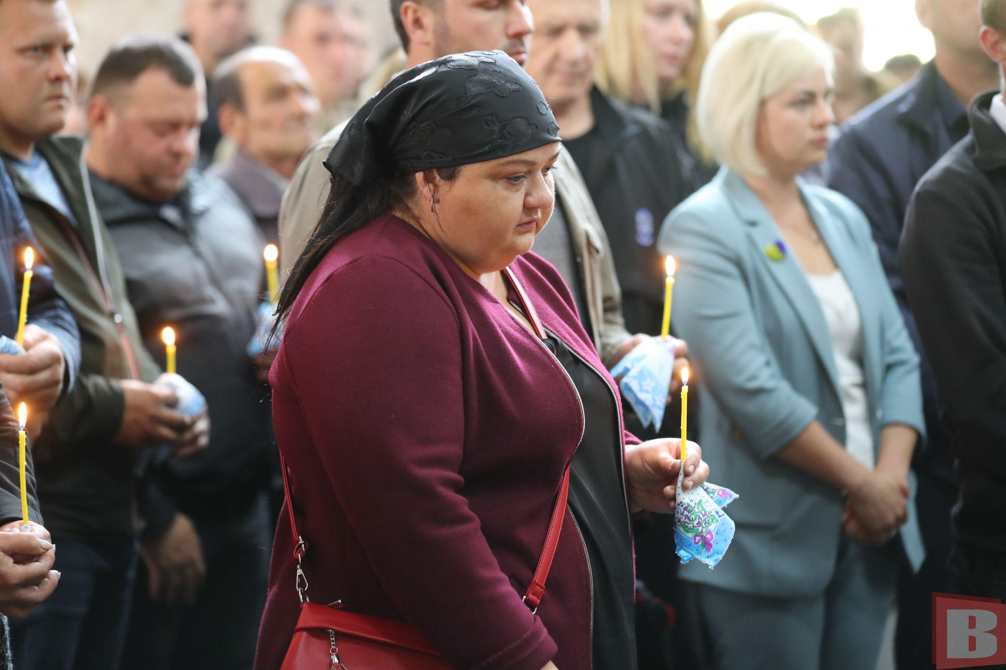 Новини Хмельницького - фото з «Був сміливим чоловіком»: хмельничани попрощалися з загиблим військовим Олександром Заборським (ФОТО)