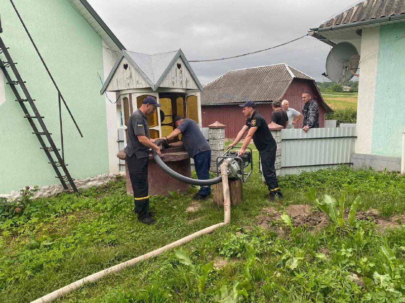 Новини Тернополя - фото з У селі на Тернопільщині дощі затопили криниці
