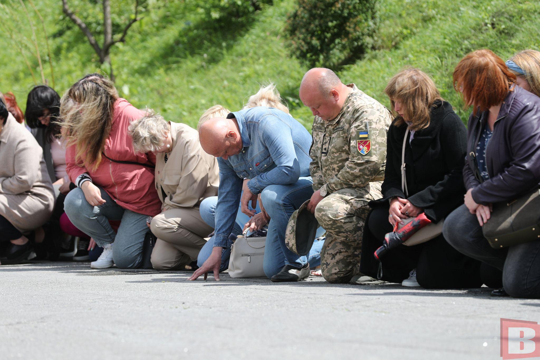 Новини Хмельницького - фото з «Був сміливим чоловіком»: хмельничани попрощалися з загиблим військовим Олександром Заборським (ФОТО)