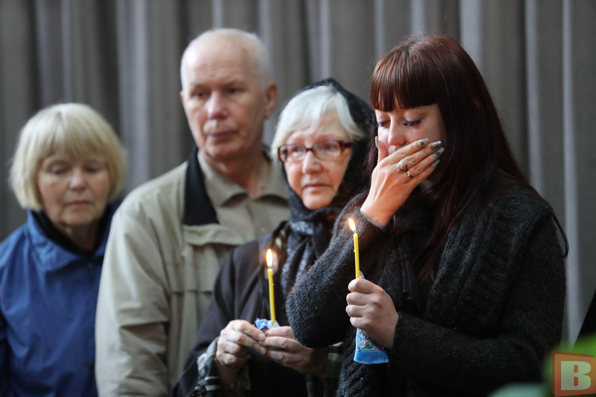 Новини Хмельницького - фото з «Був сміливим чоловіком»: хмельничани попрощалися з загиблим військовим Олександром Заборським (ФОТО)