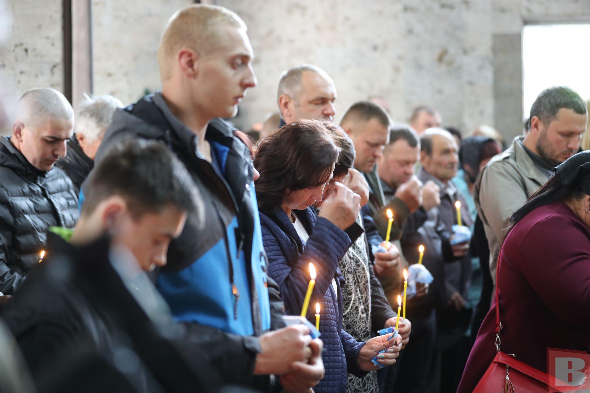 Новини Хмельницького - фото з «Був сміливим чоловіком»: хмельничани попрощалися з загиблим військовим Олександром Заборським (ФОТО)