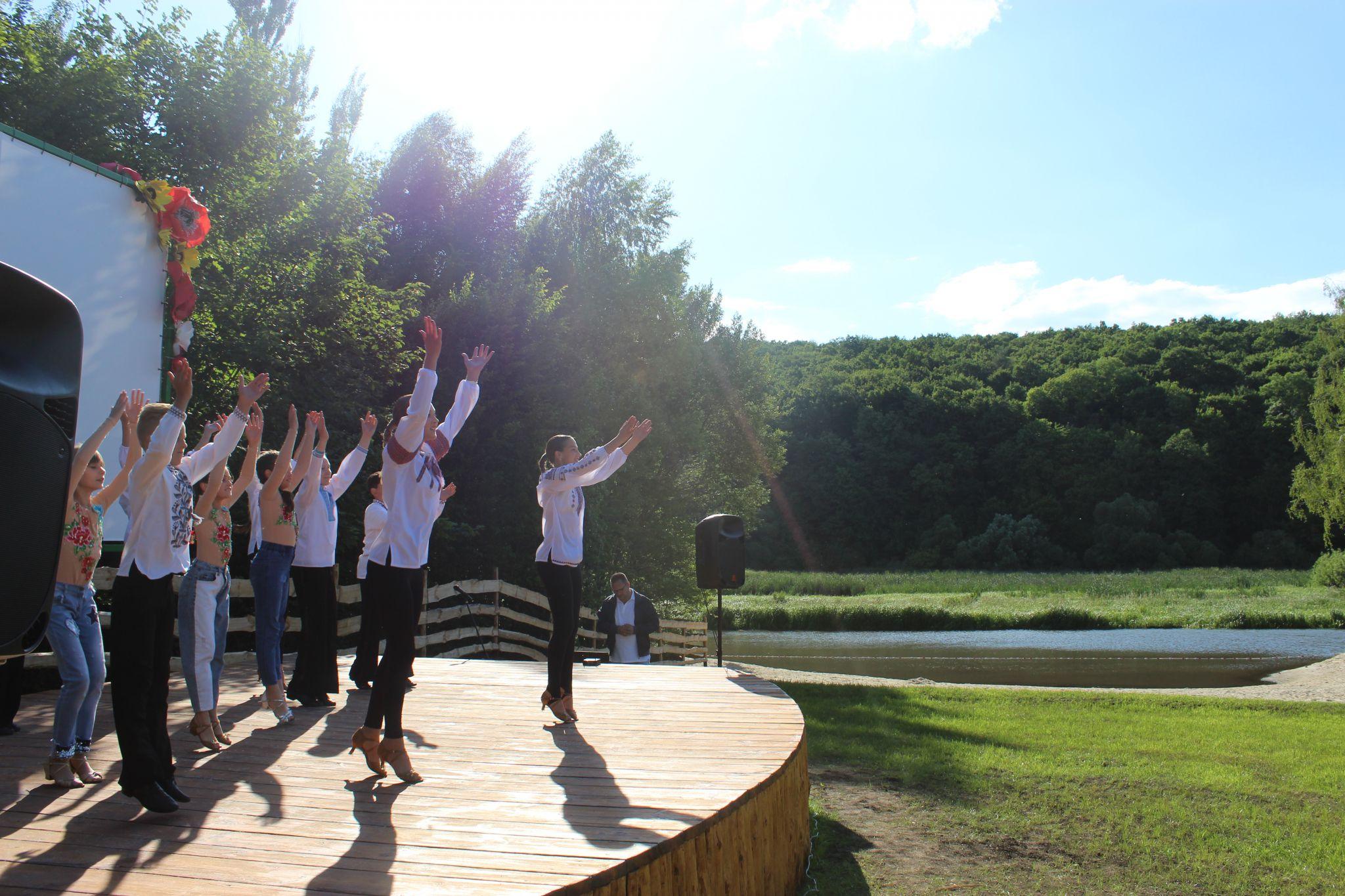 Новини Хмельницького - фото з «Поділля мрій» дарує літню казку дітям українських військових (пресслужба С.Лабазюка)