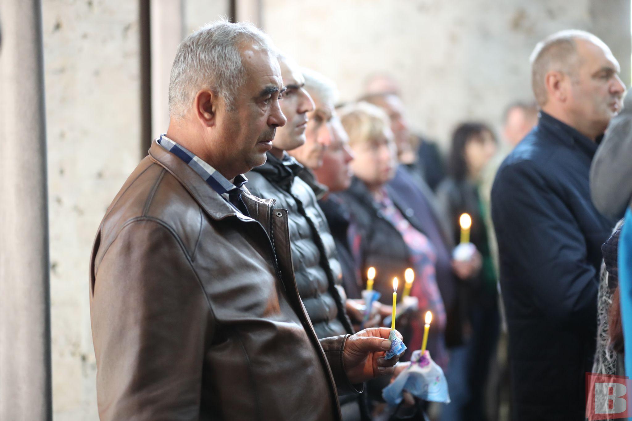 Новини Хмельницького - фото з «Був сміливим чоловіком»: хмельничани попрощалися з загиблим військовим Олександром Заборським (ФОТО)