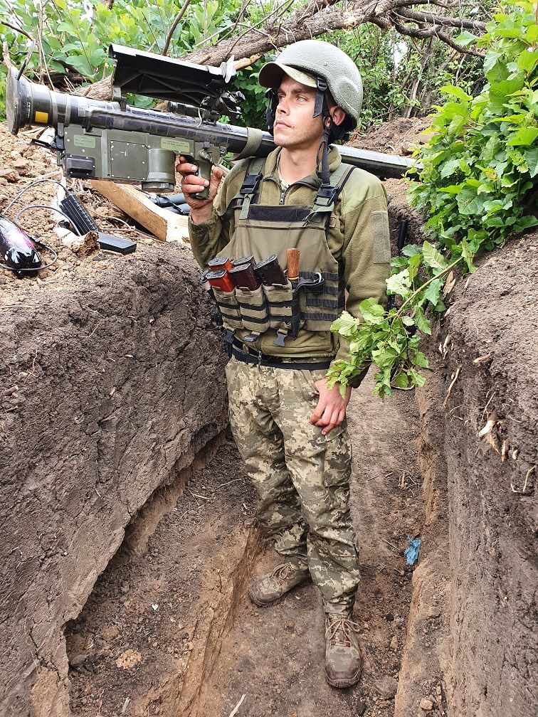 Новини Хмельницького - фото з Захисник на псевдо Тамерлан розповів як поцілив у ворожий літак зі "Стінгера"