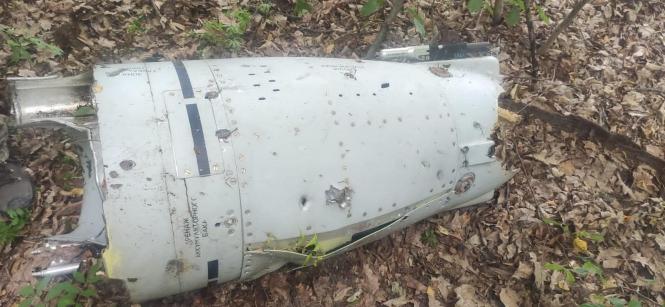 Новини Вінниці - фото з На Вінниччині знайшли ворожу крилату ракету «Калібр», збиту Повітряними Силами На зображенні може бути: на відкритому повітрі