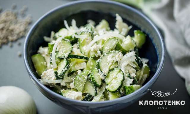 Новини Вінниці - фото з Оригінальні салати з огірком та помідорами: літні рецепти від Євгена Клопотенка Свіжий салат з огірком і сиром за 5 хвилин: літній рецепт від Клопотенка - фото 508009