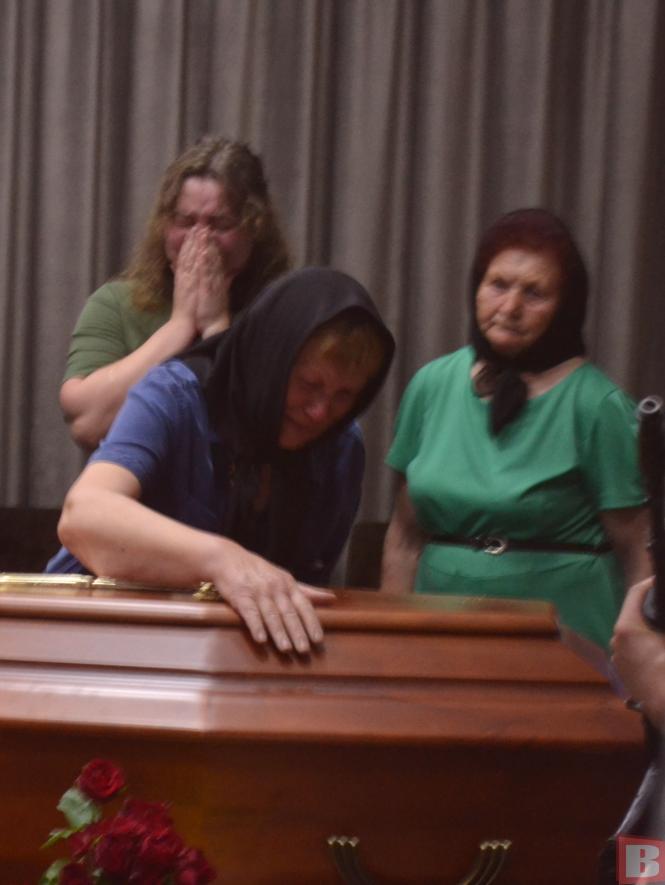 Новини Хмельницького - фото з “Великий шрам на серці військової частини”. Хмельницький попрощався із загиблими ракетниками