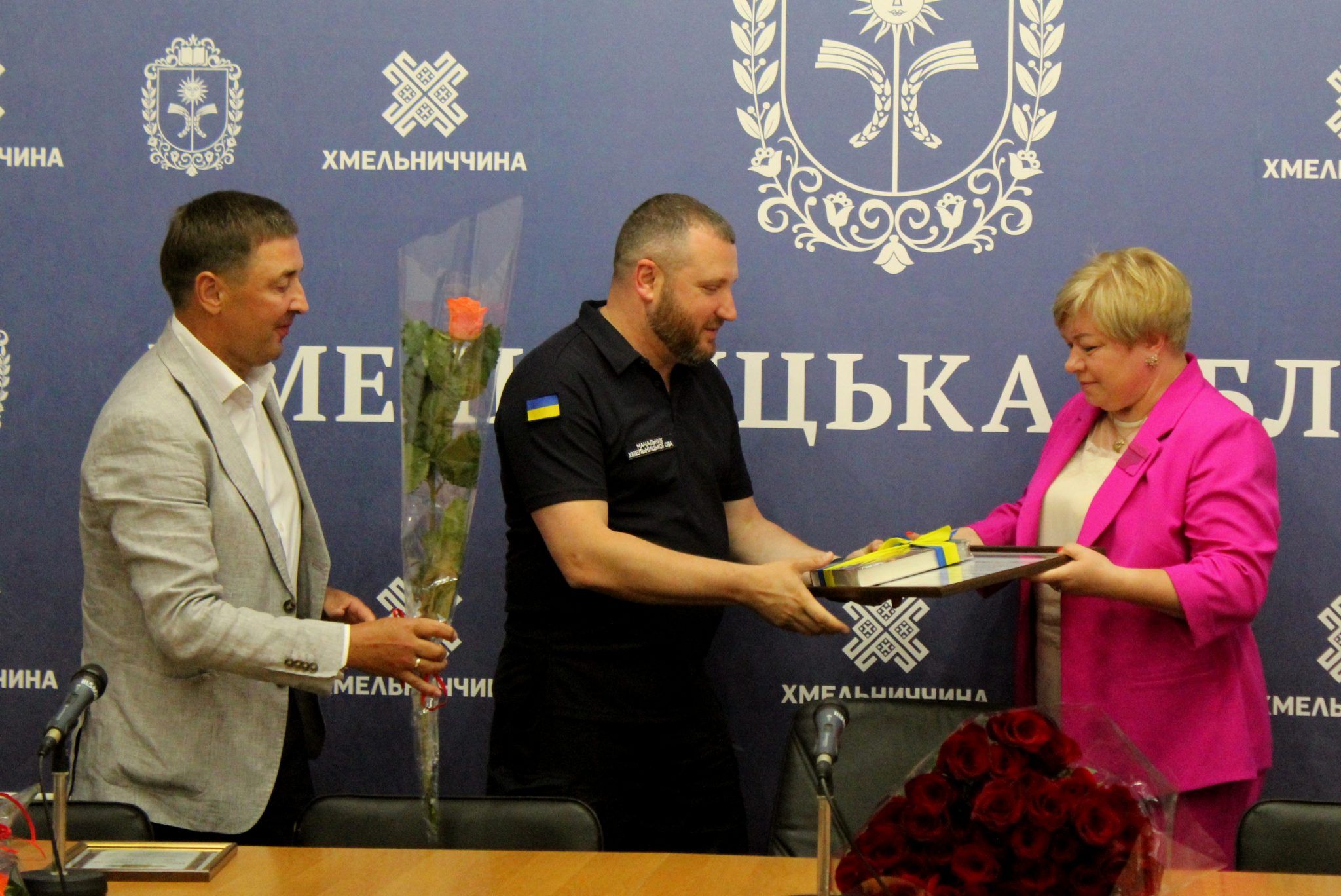 Новини Хмельницького - фото з Медиків з Хмельниччини нагородили державними відзнаками та орденом Святого Пантелеймона