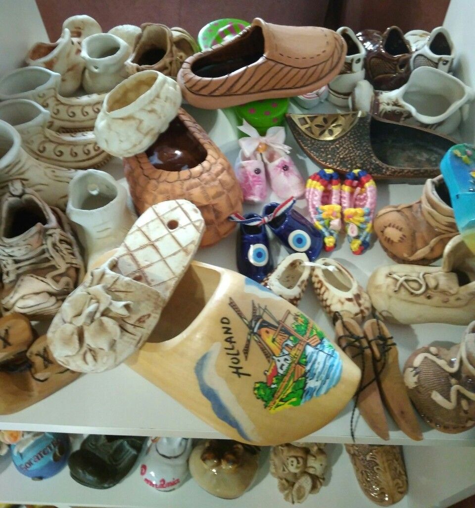Новини Вінниці - фото з 300 сувенірних чобітків і туфельок. Як колекція у час війни стала заспокійливою «пігулкою»