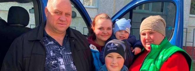 Новини Вінниці - фото з Порятунок коней, мільйон в шкарпетках та інше важливе за 29 червня у Вінниці Фермер роздав багатодітним понад тонну молока. Чим пояснює таку благодійність?