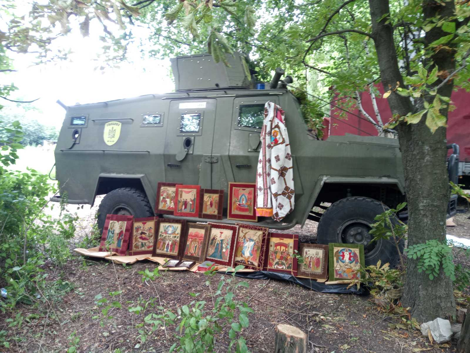 Новини Тернополя - фото з Вивозили з-під обстрілів. У Тернопіль доставили ікони із Лисичанська