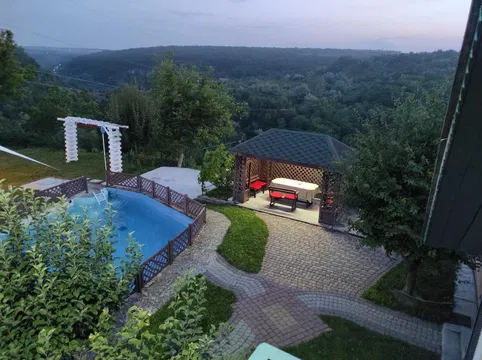 Новини Хмельницького - фото з Дім на воді чи з видом на каньйон. Зібрали 8 варіантів для ночівлі на Хмельниччині