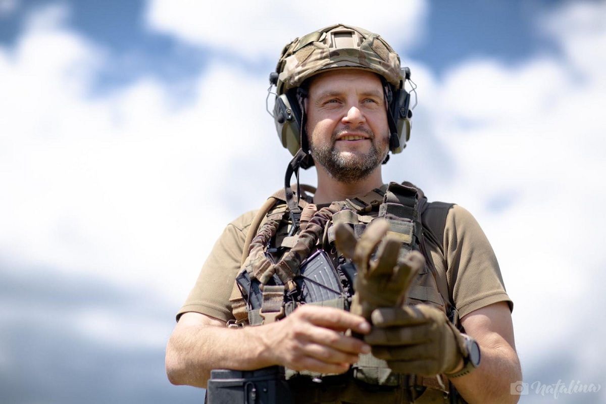 Новини Тернополя - фото з До землі схиляю голову на честь Справжнього Воїна... Тернопільщина прощається з Віктором Яцуником