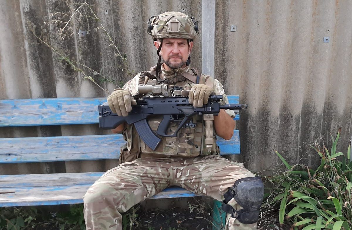 Новини Тернополя - фото з До землі схиляю голову на честь Справжнього Воїна... Тернопільщина прощається з Віктором Яцуником