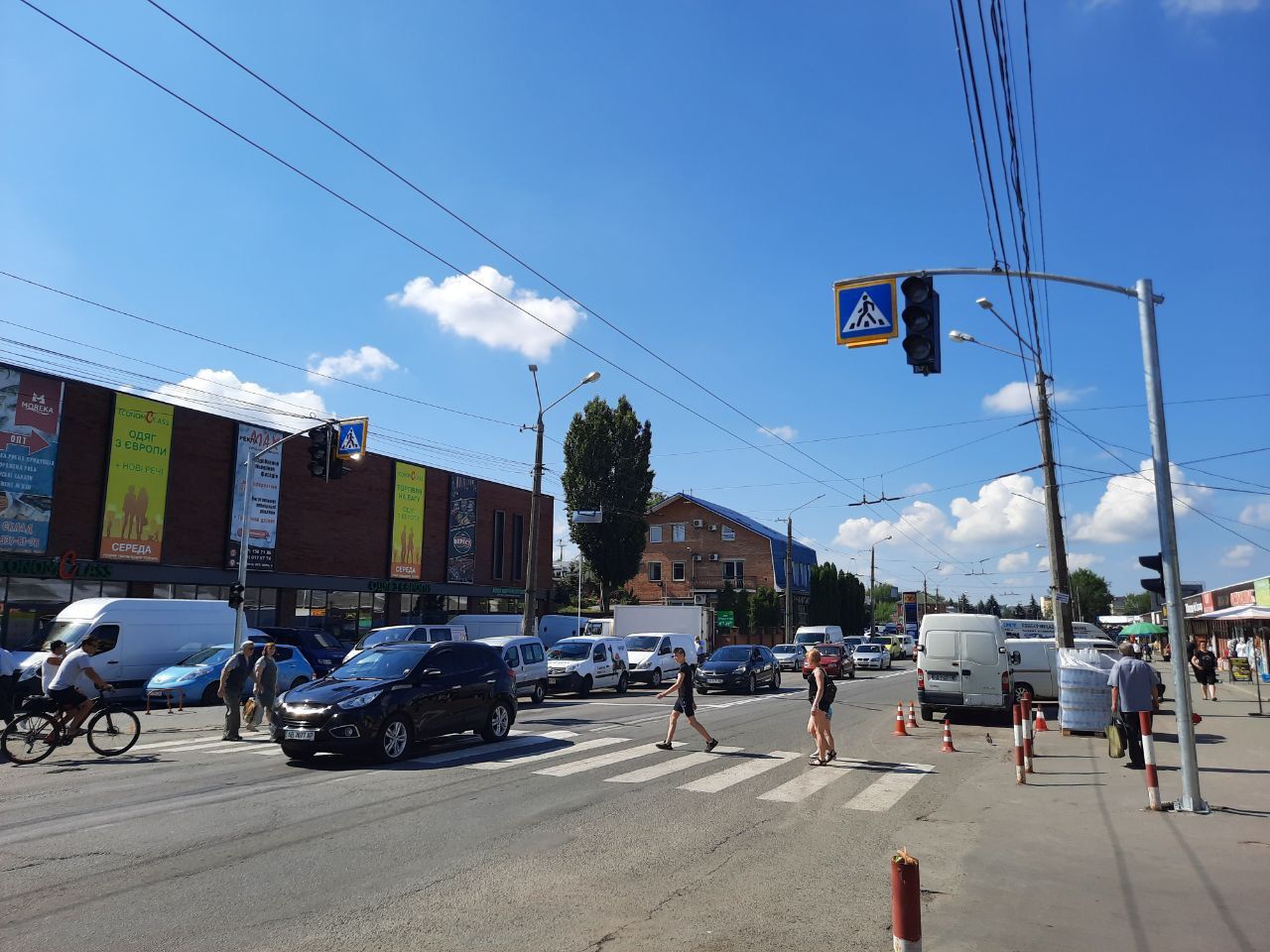 Новини Вінниці - фото з Біля Привокзального ринку з’явився світлофор. Що про нього говорять пішоходи?