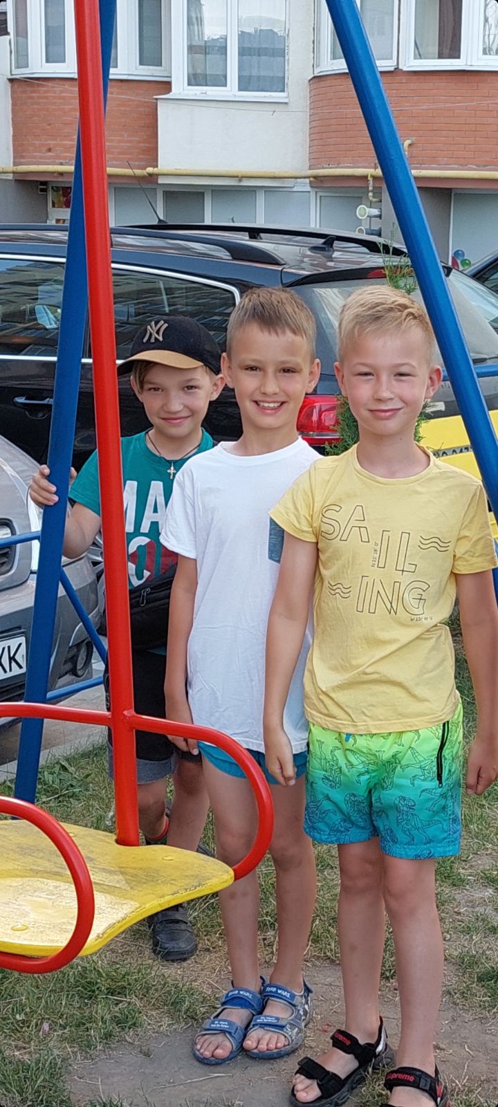 Новини Тернополя - фото з Вторгували три тисячі гривень. Як маленькі тернополяни збирали гроші для ЗСУ? (ВІДЕО ДНЯ)