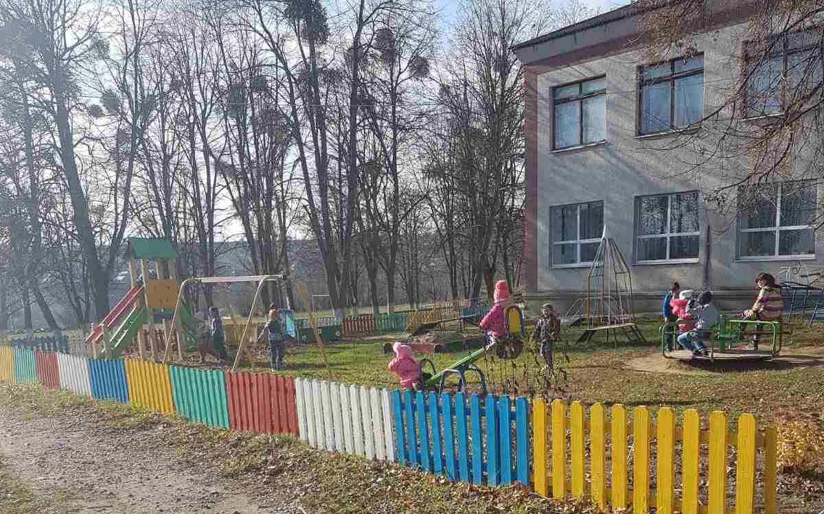 Новини Вінниці - фото з «Ви про дітей подумали?» Десятьох малюків хочуть возити у дитсадок сусіднього села