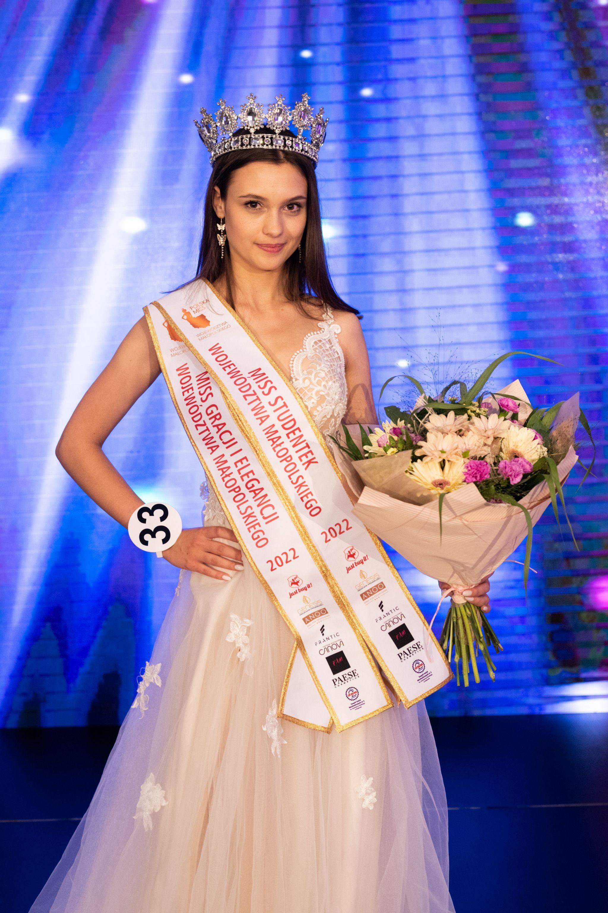 Новини Тернополя - фото з Готується до «Міс Польща» та збирає кошти на «Байрактар». Як тернополянка перемогла у краківському конкурсі краси (ЕКСКЛЮЗИВ)