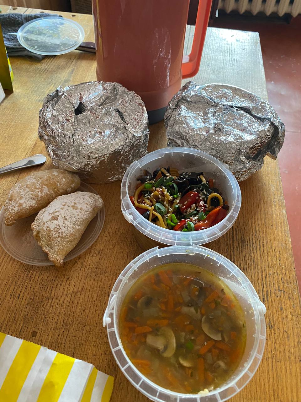 Новини Вінниці - фото з «Маємо 200 веганів на війні» Про спеціальні посилки волонтерів на фронт