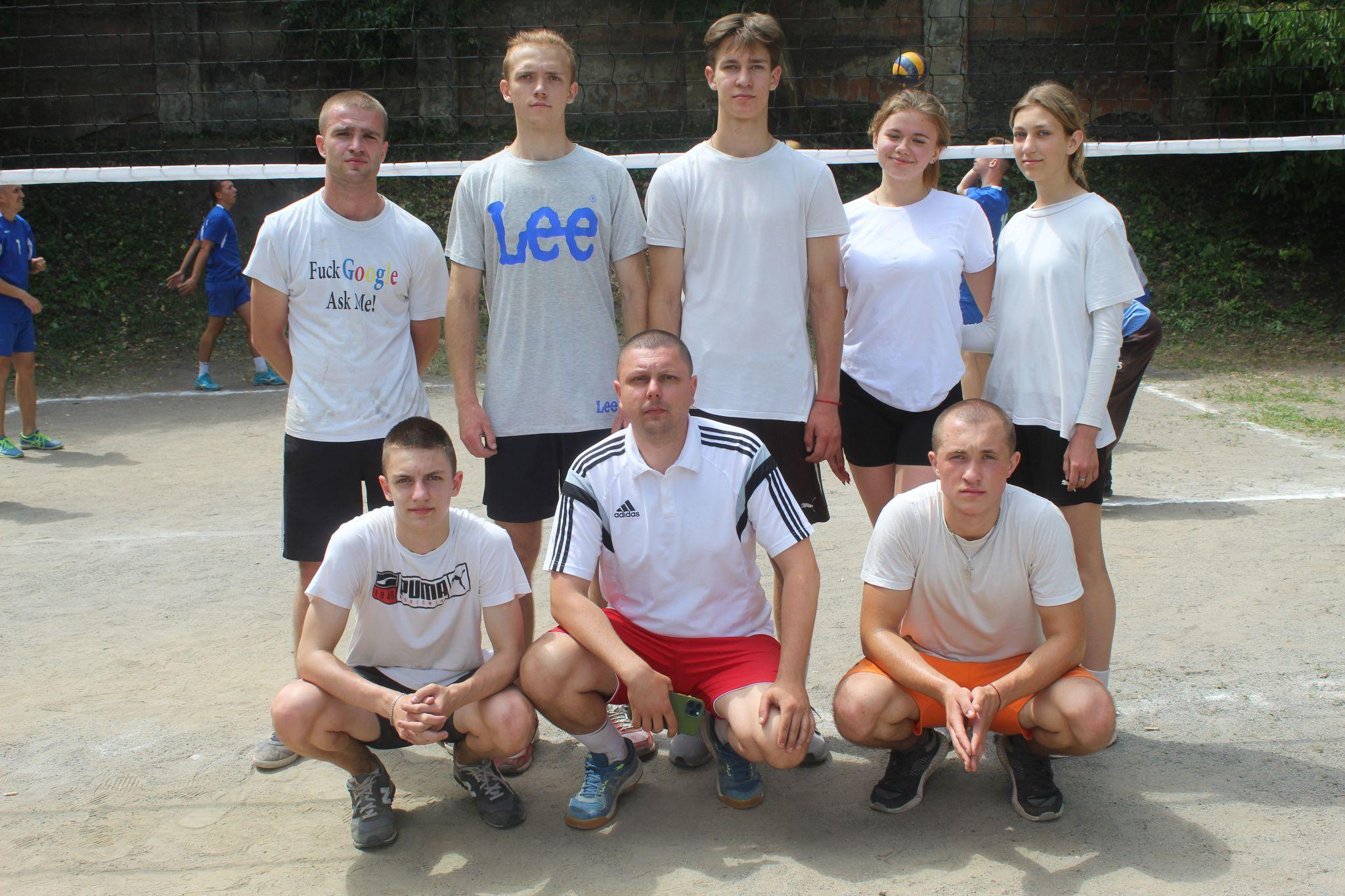 Новини Козятина - фото з В благодійному турнірі з волейболу перемогла дружба і віра у ЗСУ