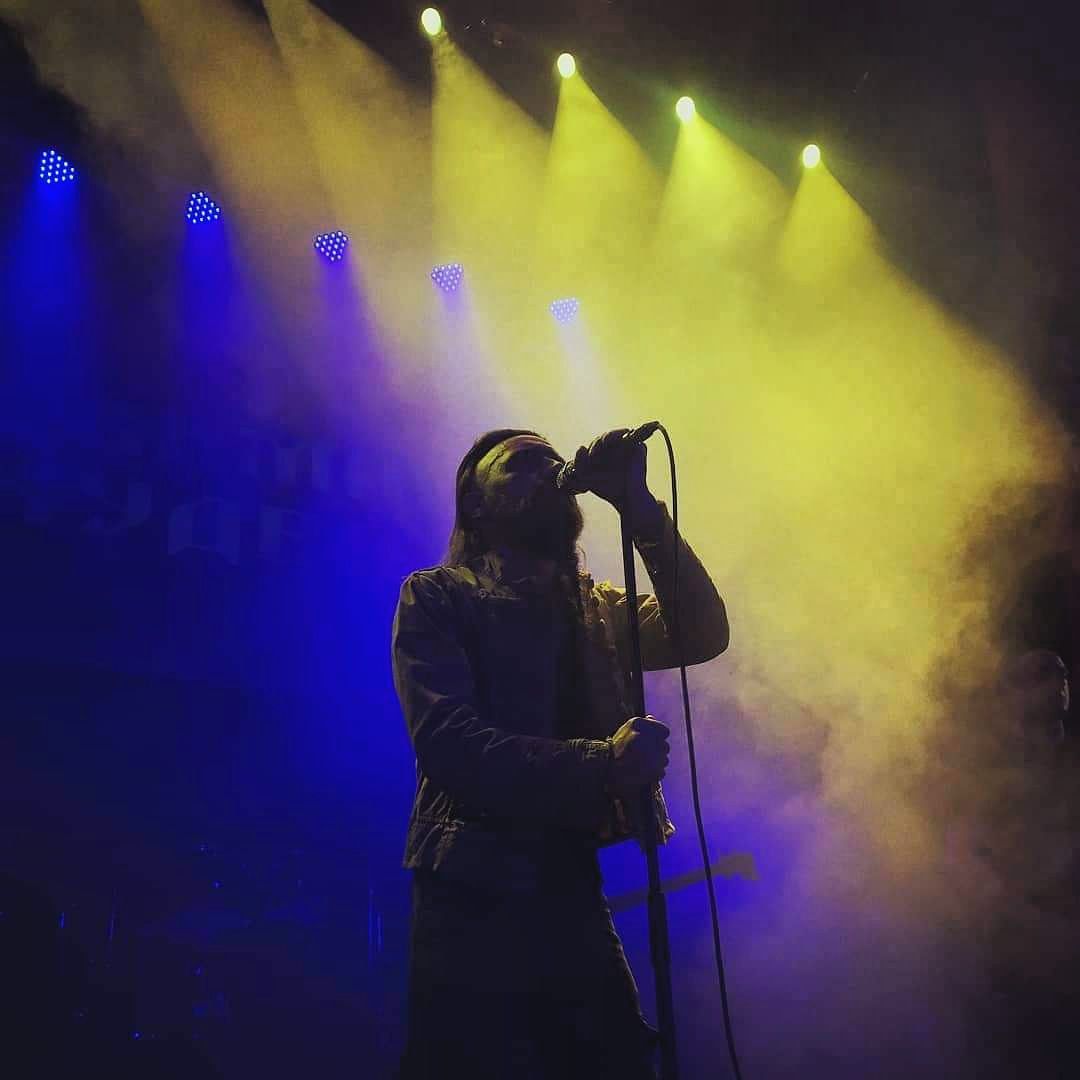 Новини Тернополя - фото з Гурт з Тернополя зняв кліп на передовій. Для чого повезли туди унікальний дерев’яний щит?