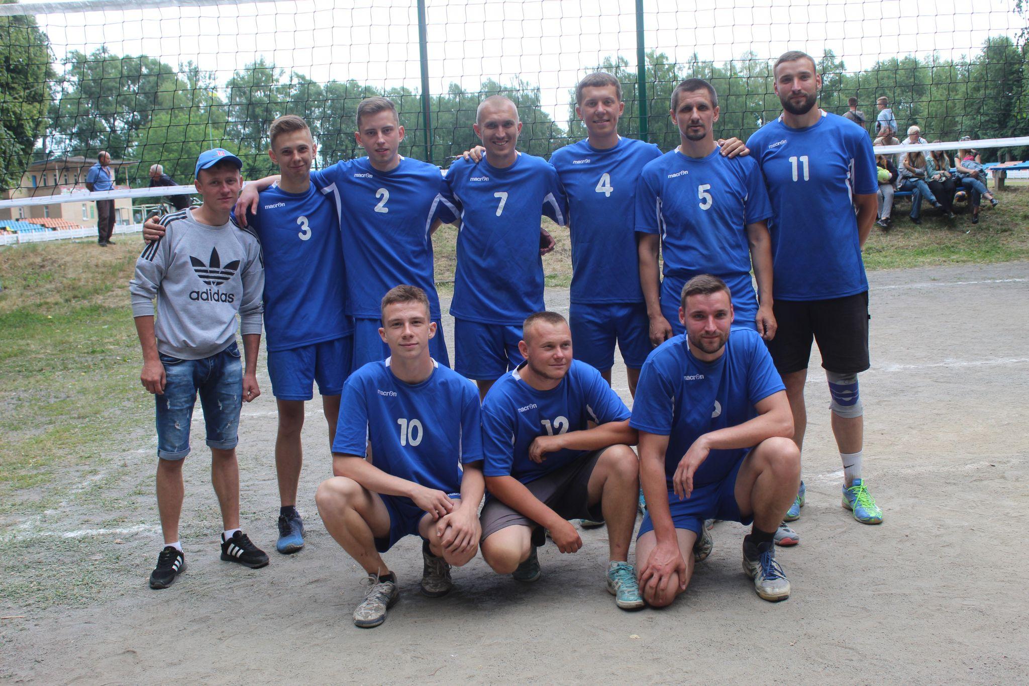 Новини Козятина - фото з В благодійному турнірі з волейболу перемогла дружба і віра у ЗСУ