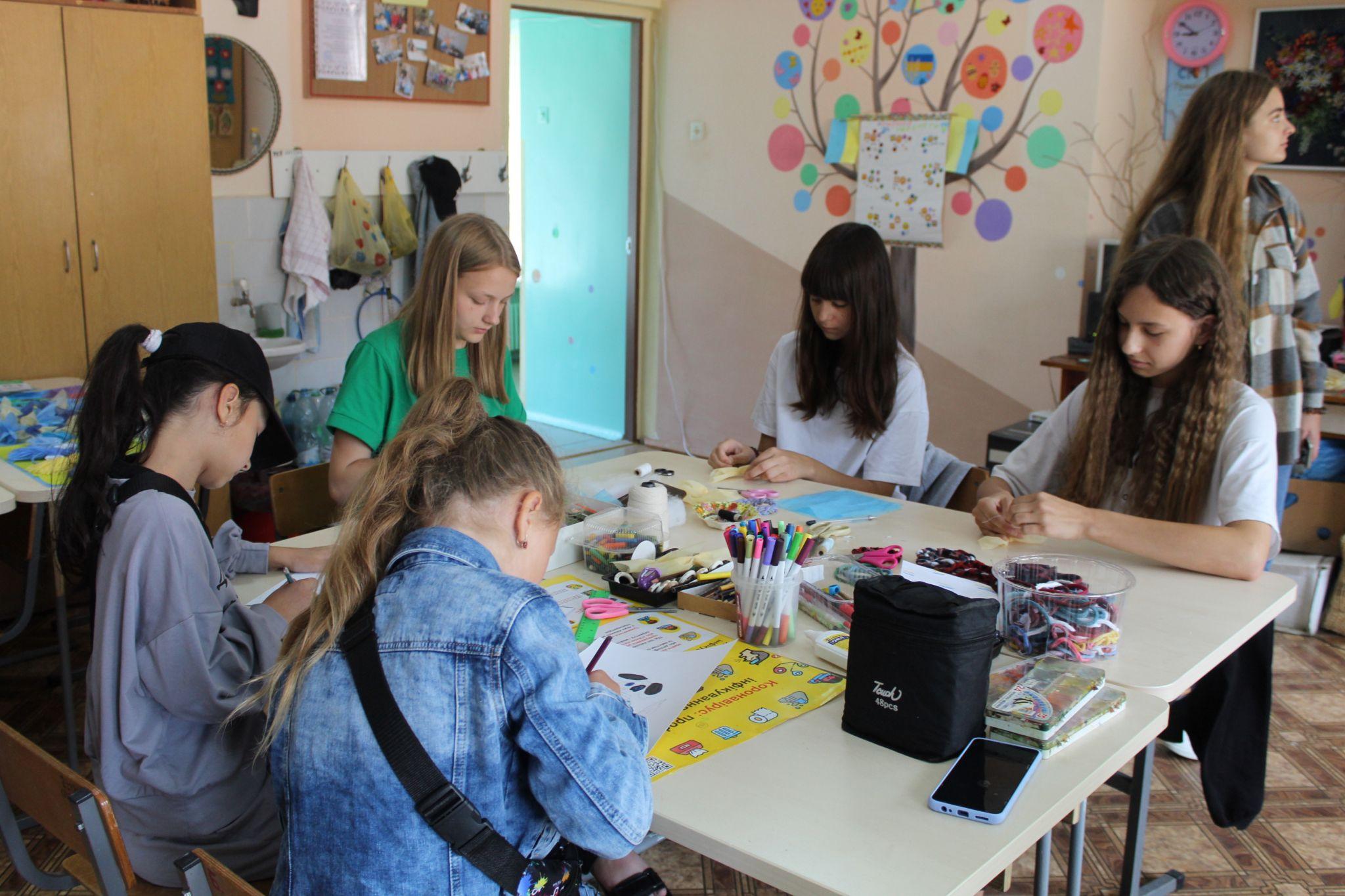 Новини Тернополя - фото з Перемога точно буде наша! Як у Тернополі створюють унікальні обереги для воїнів