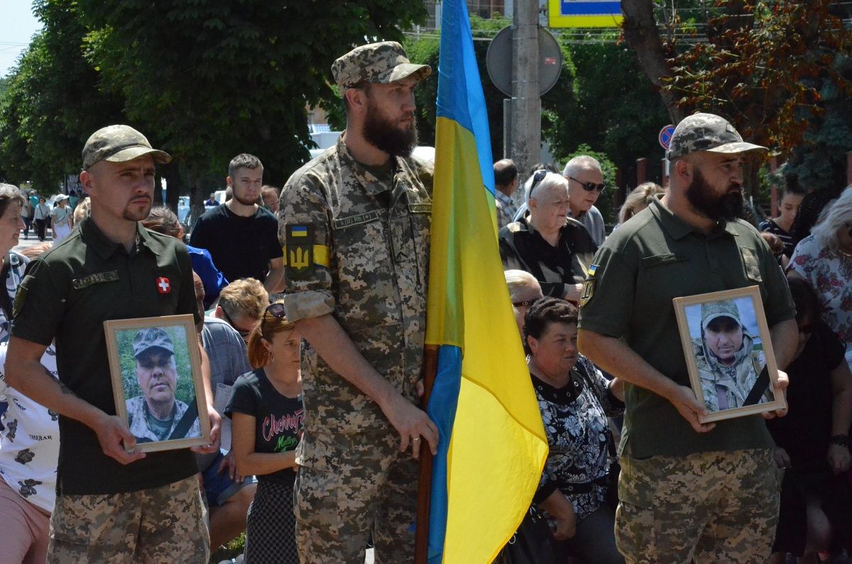 Новини Тернополя - фото з Служили разом й загинули в один день. Тернопільщина прощається з двома воїнами Сергіями
