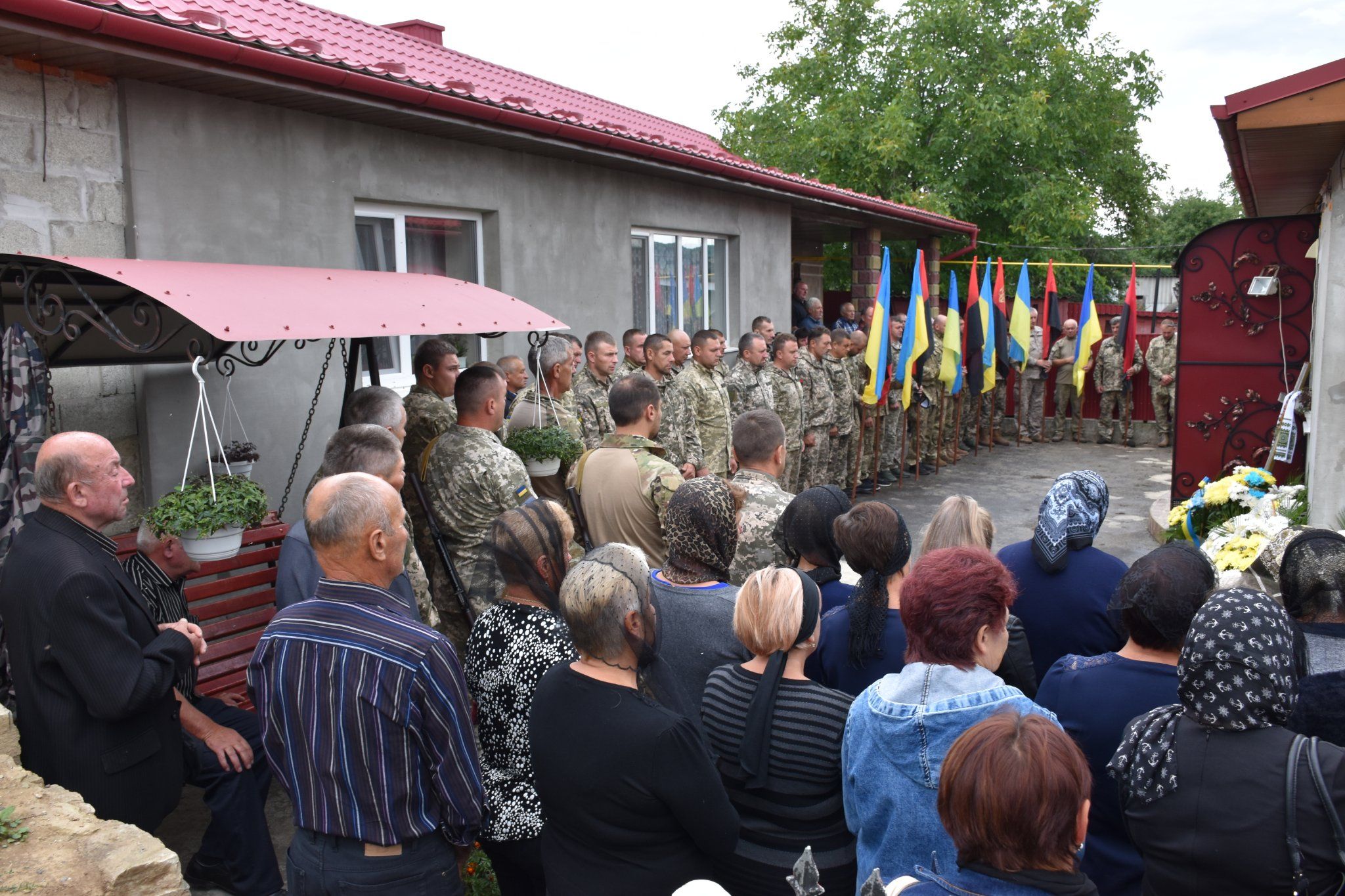Новини Тернополя - фото з Мужній захисник та справжній патріот: Бучаччина попрощалася з 56-річним Василем Кошелею