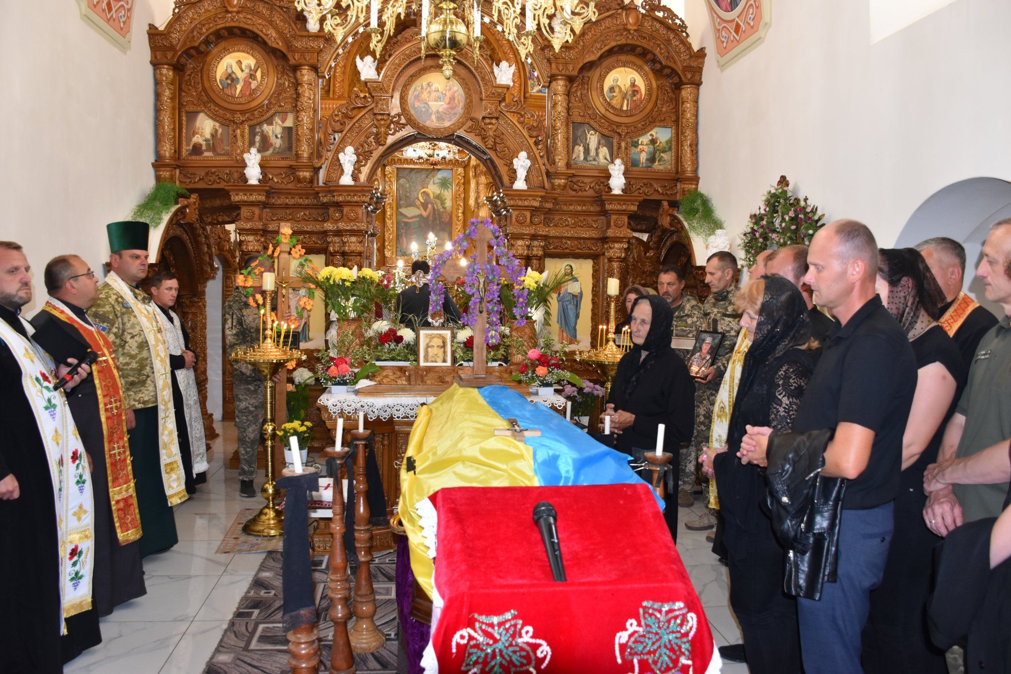 Новини Тернополя - фото з Мужній захисник та справжній патріот: Бучаччина попрощалася з 56-річним Василем Кошелею