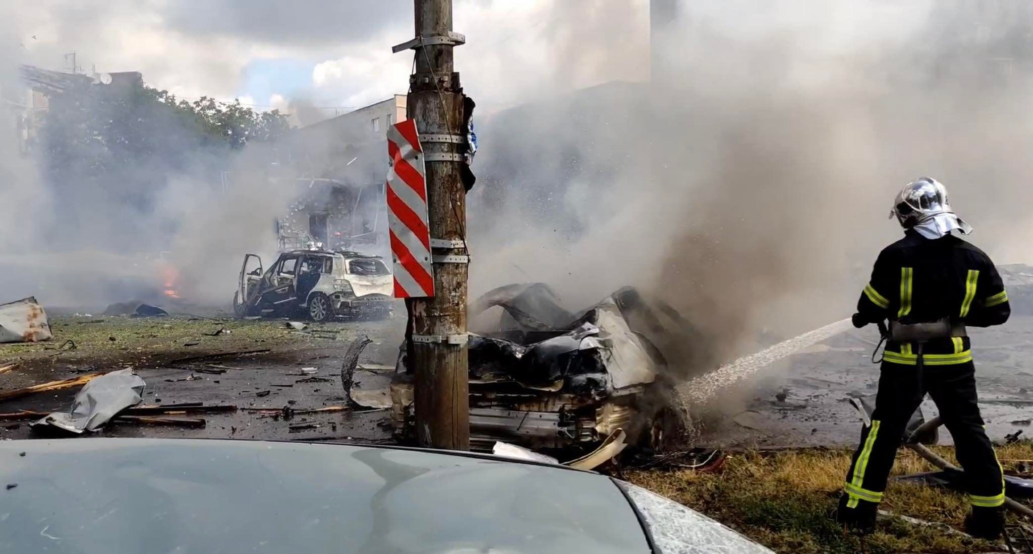 Новини Вінниці - фото з На місці хребта — діра. Очевидці  розповідають, якими були перші хвилини  після ракетного удару