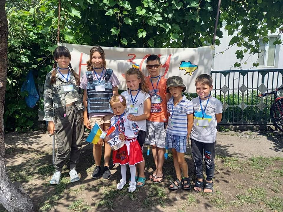 Новини Хмельницького - фото з “Пароль — нісенітниця”: дітлахи зі Старокостянтинова долучилися до флешмобу в підтримку ЗСУ