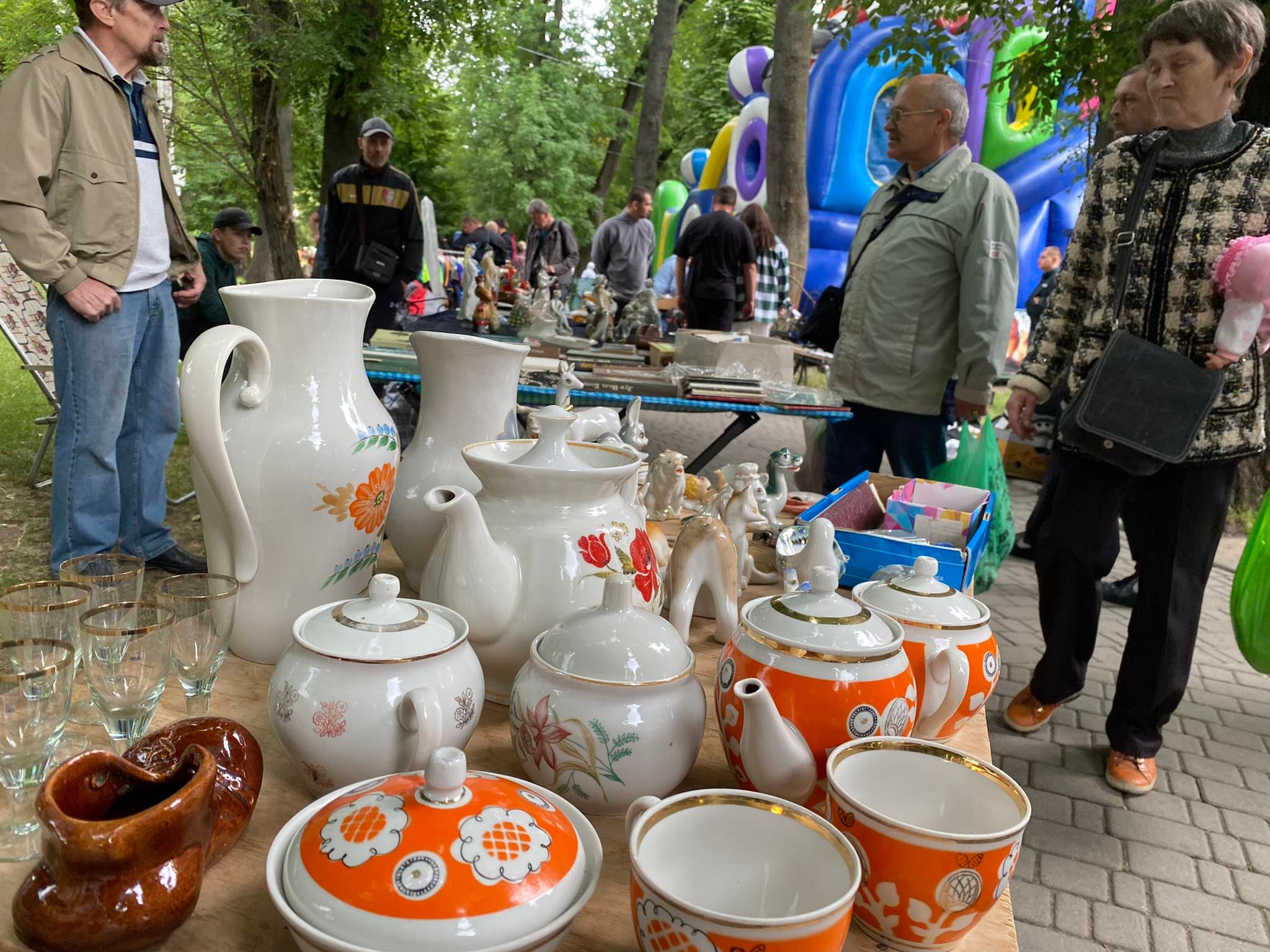 Новини Хмельницького - фото з ТОП-8 товарів з хмельницького блошиного ринку за версією ВСІМ Нет описания.