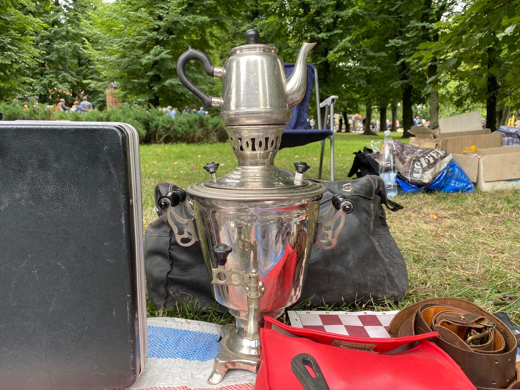 Новини Хмельницького - фото з ТОП-8 товарів з хмельницького блошиного ринку за версією ВСІМ Нет описания.