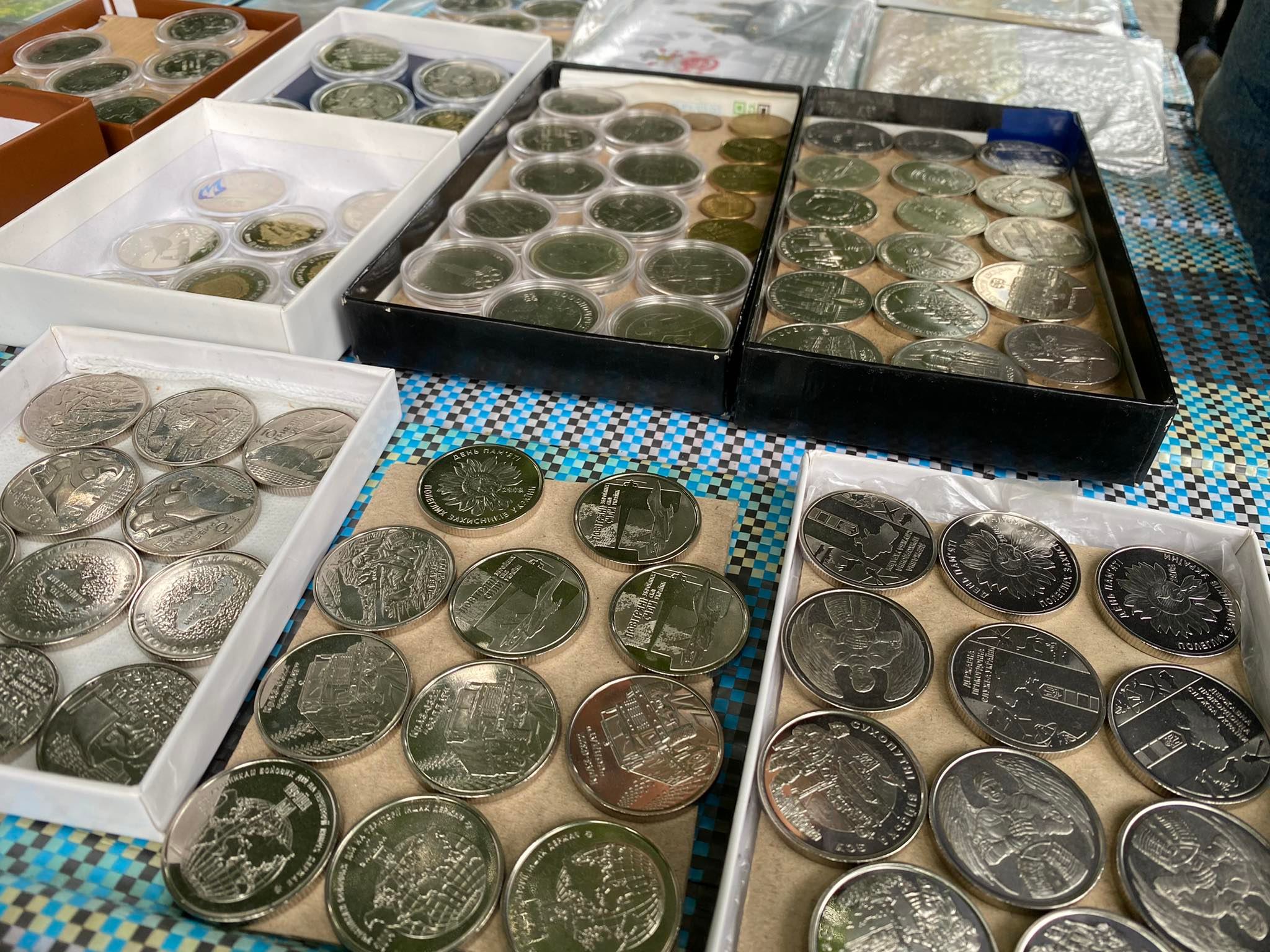 Новини Хмельницького - фото з ТОП-8 товарів з хмельницького блошиного ринку за версією ВСІМ Нет описания.