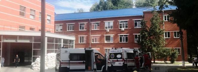 Новини Вінниці - фото з Ракетний обстріл і не тільки. Важливе у Вінниці за тиждень з 11 по 18 липня «Нікого не кликав, почули про вибух — і всі були тут»: про роботу медиків в лікарні швидкої допомоги