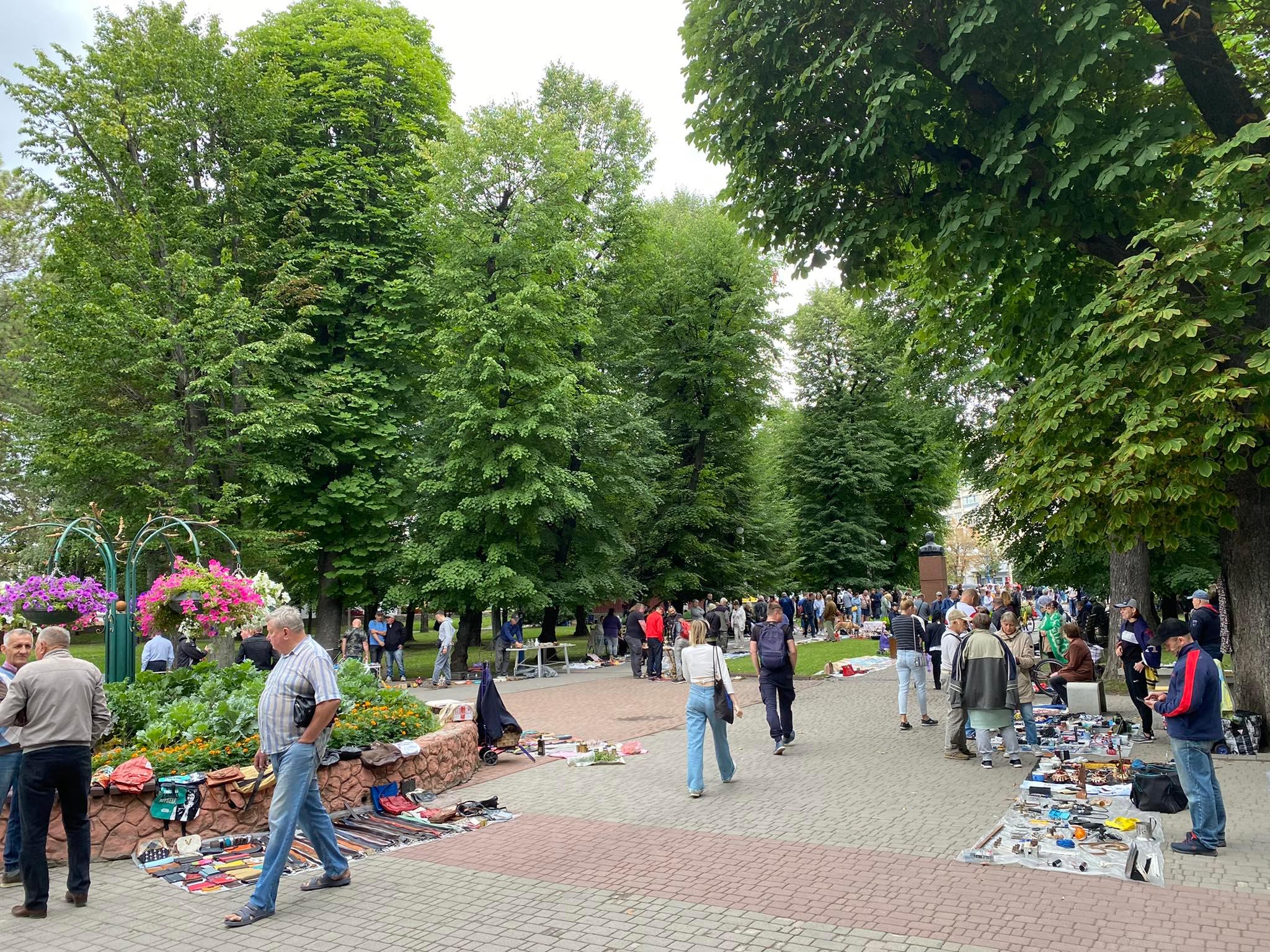 Новини Хмельницького - фото з ТОП-8 товарів з хмельницького блошиного ринку за версією ВСІМ Нет описания.