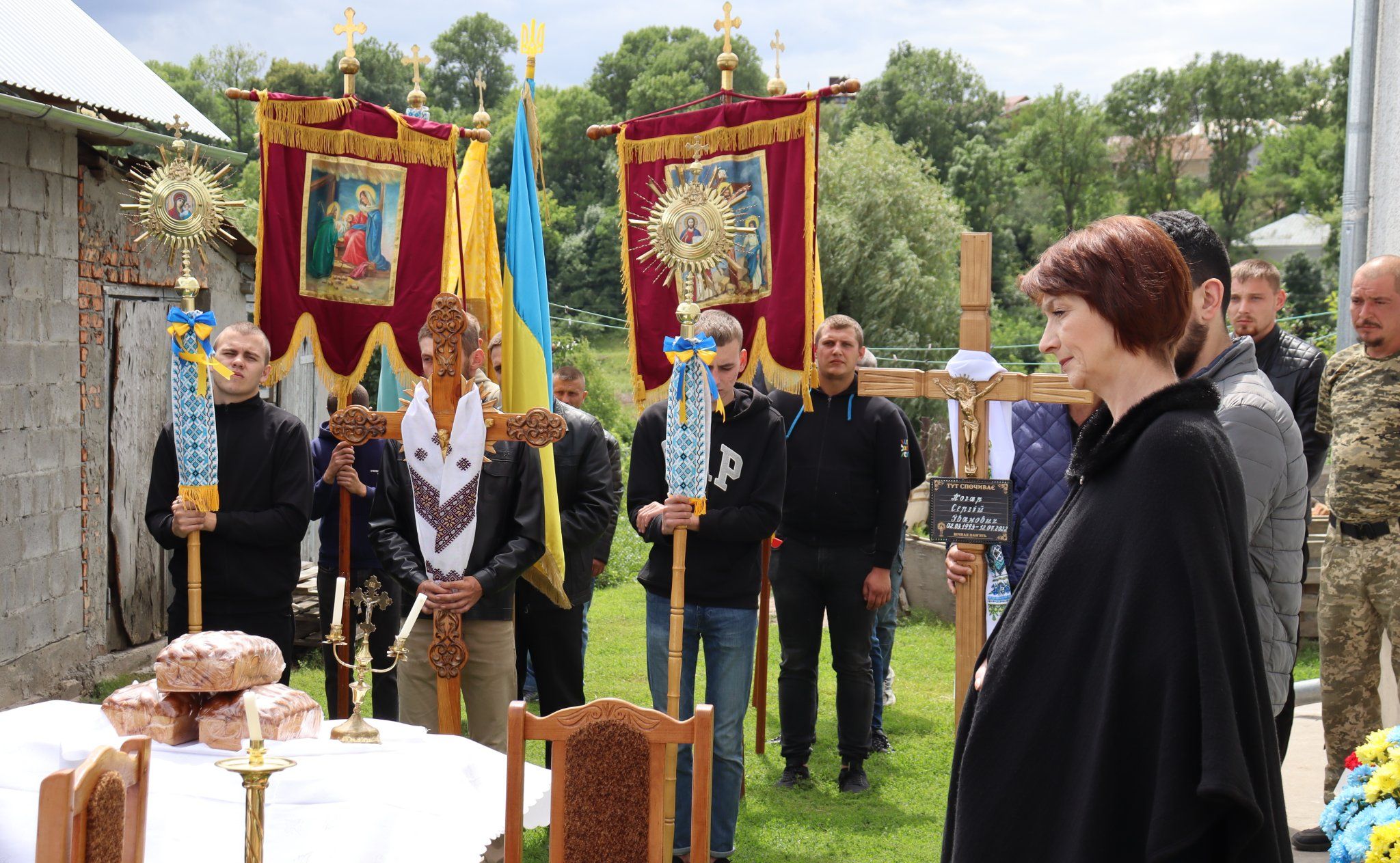 Новини Тернополя - фото з Було багато смутку, сліз та квітів: на Тернопільщині провели в останню путь Сергія Погара
