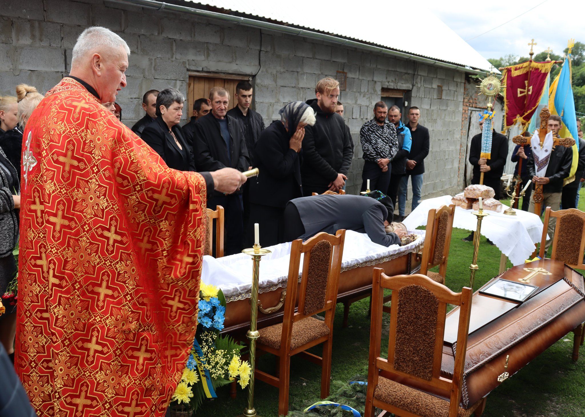 Новини Тернополя - фото з Було багато смутку, сліз та квітів: на Тернопільщині провели в останню путь Сергія Погара