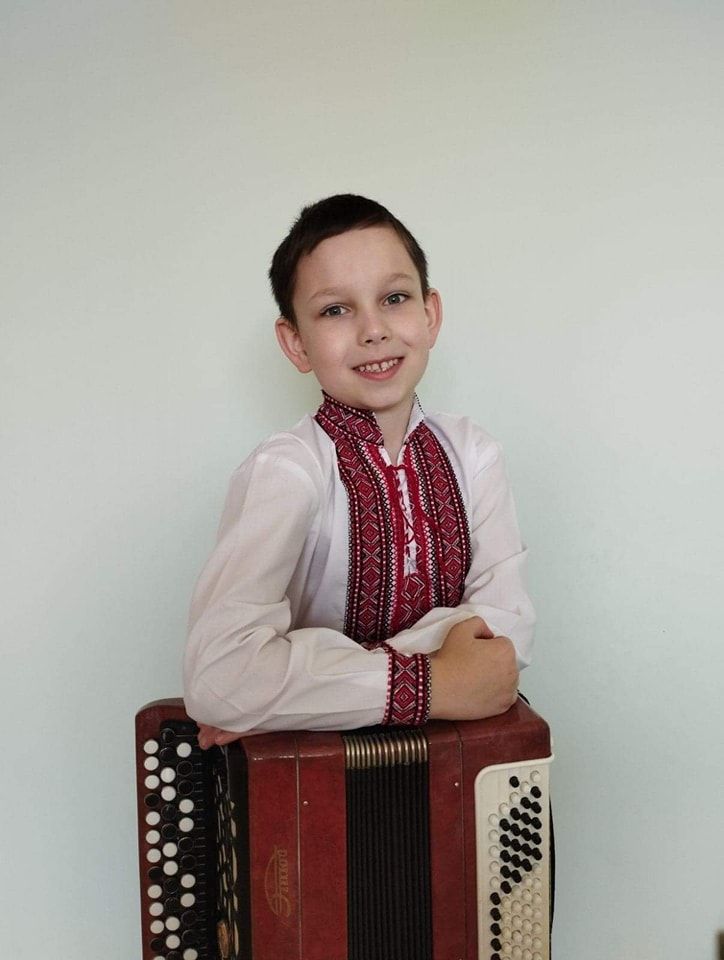 Новини Вінниці - фото з «Він бачив, як маму притисло уламками». Потерпілого від ракетного обстрілу Рому рятують лікарі